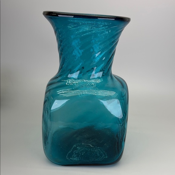 Swirl Optic Aquamarine Glass Vase - Picture 4 of 14